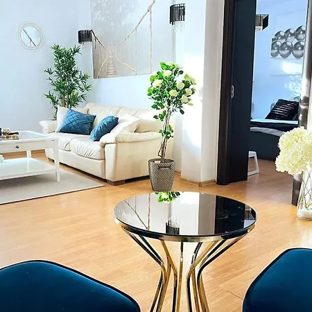 Magnolia 2bdr Apt Piata Romana- Piata Victoriei * Bucharest