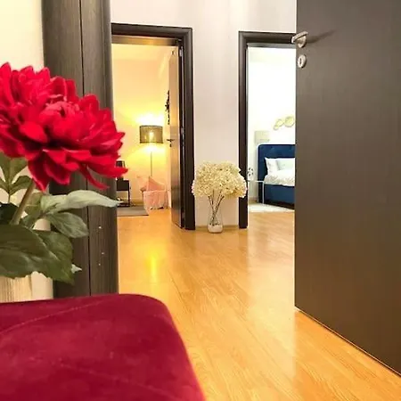 Magnolia 2bdr Apt Piata Romana- Piata Victoriei Apartment