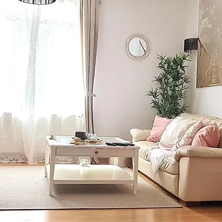 Magnolia 2bdr Apt Piata Romana- Piata Victoriei Apartment