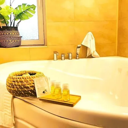 Magnolia 2bdr Apt Piata Romana- Piata Victoriei